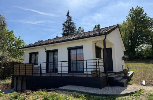 Coupvray Apartment | Le Balcon petit extérieur Idéal familles & couples à 10 min Disneyland Paris avec lit Queen size & parking privé