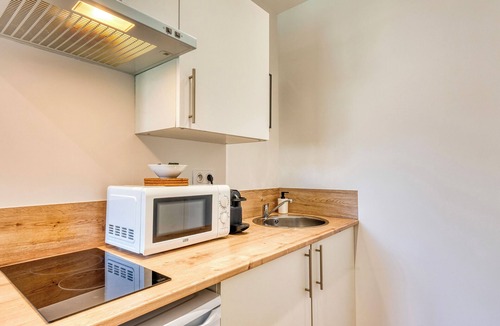 Bussiere - Cadiere Apartment | Le Basalte - Lumineux studio - parking privé - wifi - proche métro B