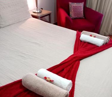 Gordons Bay Central Cabin | Le Bay Lodge