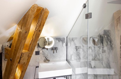 Annecy-le-Vieux Hotel | Le Bel Abri