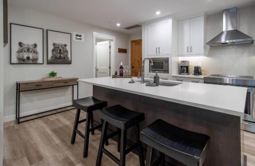 Canmore House | Le Bucheron Stunning Spring Creek Luxury condo