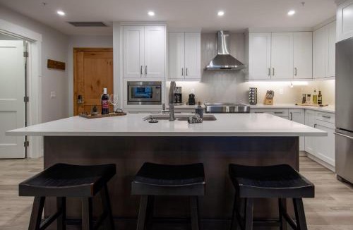Canmore House | Le Bucheron Stunning Spring Creek Luxury condo