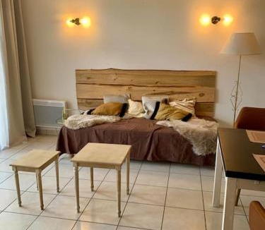 Le Chambon-sur-Lignon Apartment | Le Café Crème jardin parking