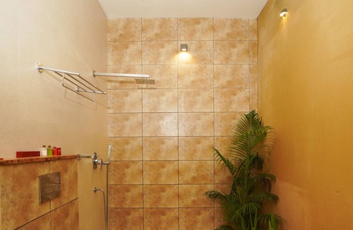 Kedavur Hotel | Le Candles Resort