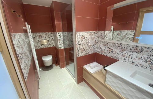 Putot-en-Bessin Bed & Breakfast | "Le Cap Saint-Jacques" guest room with private bathroom near Caen.