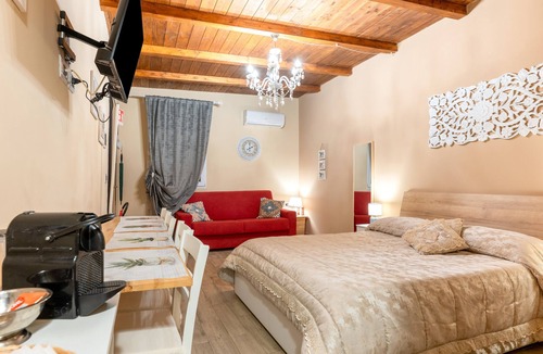 Sava Bed & Breakfast | Le Carrube Bed and Breakfast with Wi-Fi and Air Conditioning