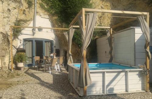 Montrichard House | LE CAVERNACLE