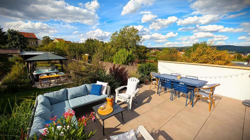 Epernay House | LE CEMAROSE Cottage & Spa Terrace Garden & lovely View