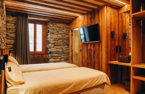 Saint-Marcel Ski Chalet | Le Château by Lodji