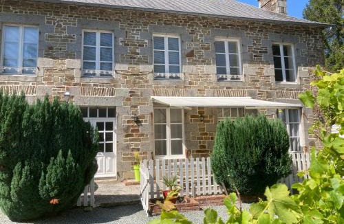 Le Loreur House | Le Château du Bonheur, Piscine chauffée ouverte du 1er juin au 30 septembre , Sauna et Jacuzzi