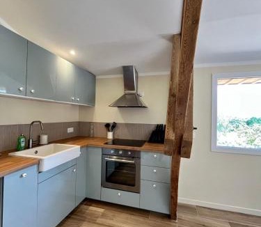 Les Salles-De-Castillon House | Le Chai