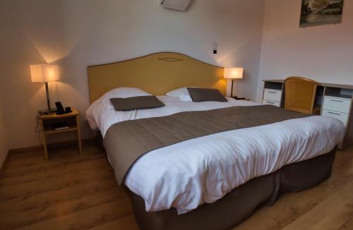 Amancey Hotel | Le Champ des Lys