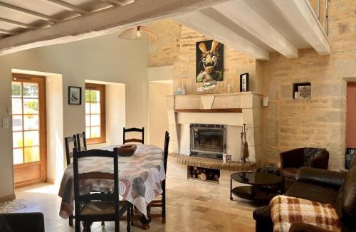 Beaumont House | Le chant du petit jau