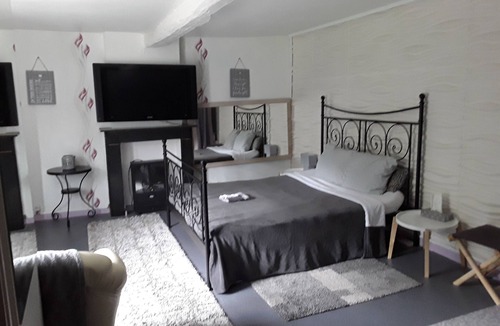 Lustin House | Le Chanteraine