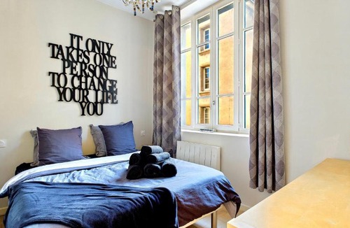 Valence Apartment | Le Chapelier-Bel Appartement Hypercentre - 4 pers