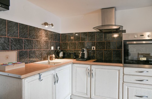 Saint-Pierre-d'Albigny Apartment | Le chat de la Martine – AC, Parking, WiFi – Savoie College