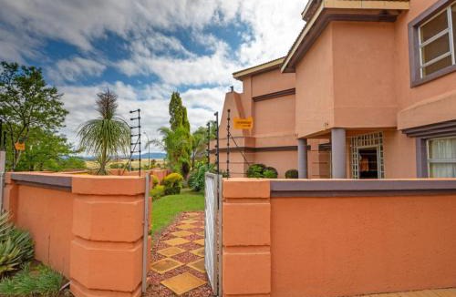 Newcastle House | Le Chateau