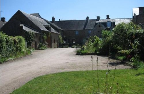 Carrouges House | Le cheval blanc