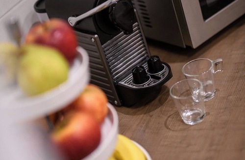 Vernier Apartment | "Le Classy", L'appartement Confortable en Plein Centre Avec A/C