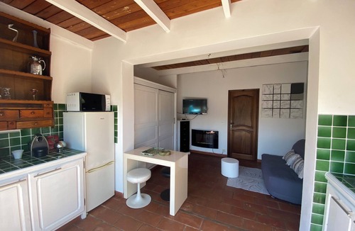 La Rouviere Apartment | Le Clos du Perrussier: A Provençal Getaway in the Sun