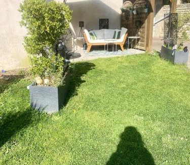 Basly Bed & Breakfast | Le Clos de la Barre - Maison de charme au calme -à 10 min des plages du Débarquement - petit-déjeuner maison