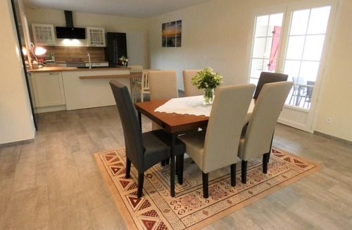 Leon House | Le Clos des Pins - LEON