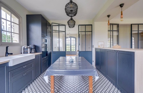 Robins Bay House | Le Clos des Vignes - Three Bedroom House, Sleeps 6