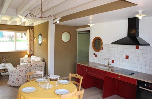 Brison-Saint-Innocent House | LE CLOS DES BURGONDES - gite CLOTILDE