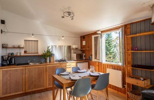 Thiezac House | Le Clou