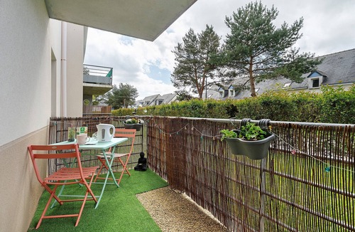 Pleurtuit Apartment | “Le Cocon De Laurence” Apartment with Private Terrace and Wi-Fi