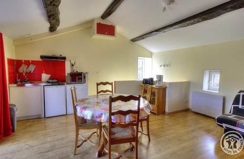 Cenves House | Le Cocon de Mya - Cenves
