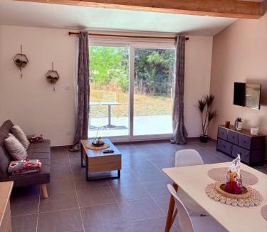 Arzens House | Le Cocon de Roquelande equestrian boarding house