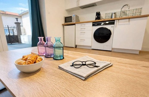Chatel-Guyon Apartment | Le Cocon Des Thermes, calm and relaxation