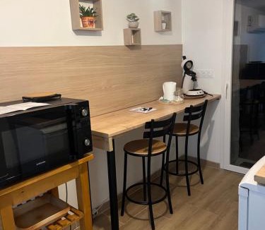 Tain-l'Hermitage Apartment | le Cocon des Vignes, cosy, climatisé, wifi, parking privé