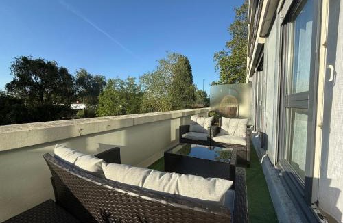 Ile de Nantes Palais des Congres Apartment | Le Cocon du Bord de Loire ! Appartement spacieux pour 6 personnes avec terrasse & parking
