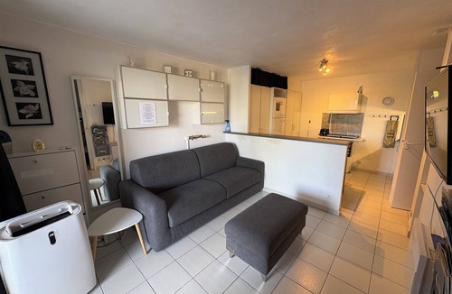 Le Dramont Condo | LE COCON DU HAMEAU CAP ESTEREL SWIMMING POOL "enclosed garden level, air-conditioned".