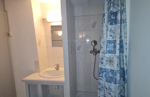 Pont-sur-Yonne Hotel | LE COMMERCE