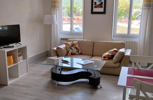 Fleurey-sur-Ouche Apartment | Le Comptoir du Canal