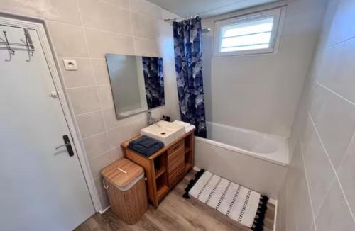 Anatole France Apartment | Le Cosy