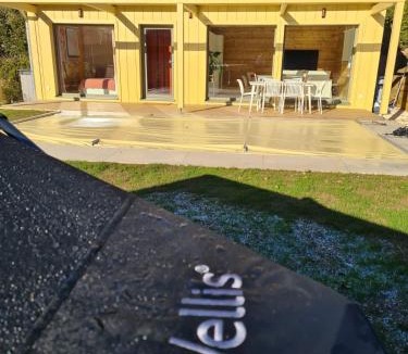 Saint-Paul-en-Cornillon Villa | Le Cottage des Cerisiers
