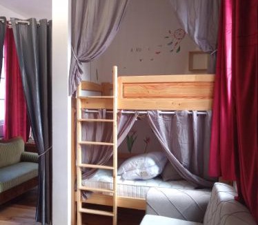 Saint-Vallier Hostel | Le couvent des Capucines - Dortoir vélo Via Rhona - Les petites Féés