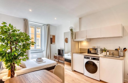 Le Bourg - Gare De Vaise Apartment | Le Dock Lodge - Studio - proche quai de Saone