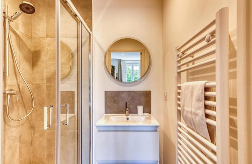 Le Bourg - Gare De Vaise Apartment | Le Dock Lodge - Studio - proche quai de Saone