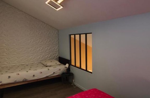 Le Peage-de-Roussillon Apartment | Le duplex du jardin des cils