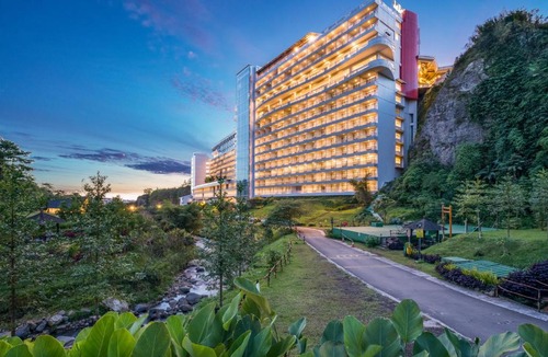 Cipanas Hotel | Le Eminence Puncak Hotel Convention & Resort