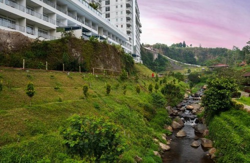 Cipanas Hotel | Le Eminence Puncak Hotel Convention & Resort