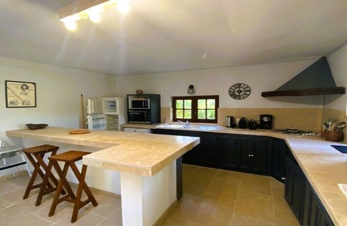 Saint-Amand-de-Coly House | Le Figuier is a holiday home in the Dordogne with a private swimming pool