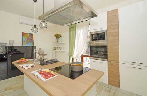 Roe Volciano Apartment | Le Fontane Lux - Three Bedroom Apartment, Sleeps 6