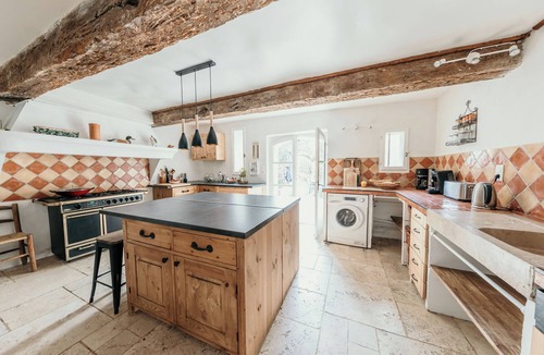 Saint-Michel-l'Observatoire House | Le Bas Château, Belle Demeure Pour 14 Personnes, Piscine Privée, Grand Terrain