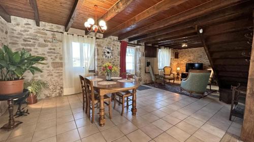 Saint-Junien House | Le gîte de nathye